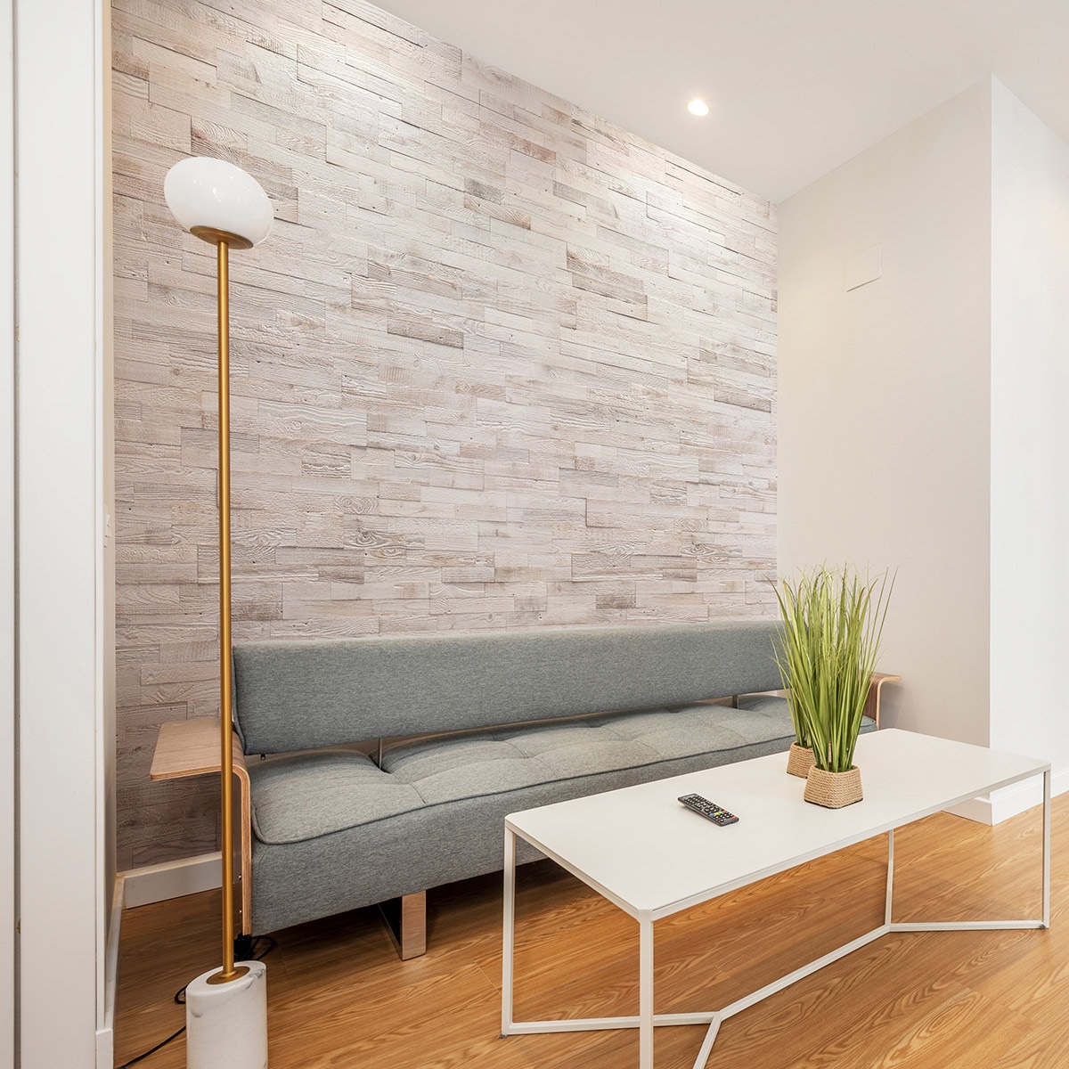 WoodCraft Reclaimed Millhouse Wood Wall Panel - Image 3